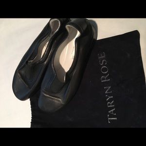 Leather flats, low wedges